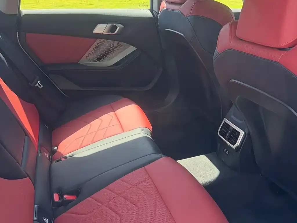 BMW 2 Series 2025 из CN, фото 2
