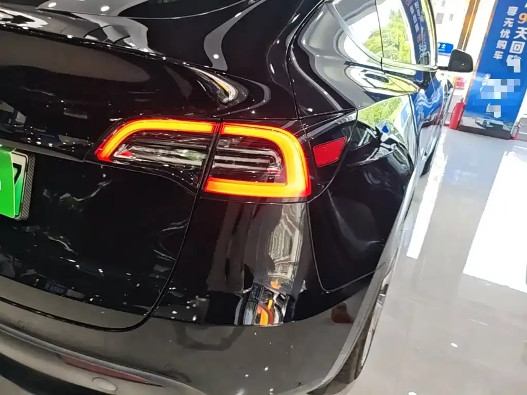 Tesla Model Y — фото 4