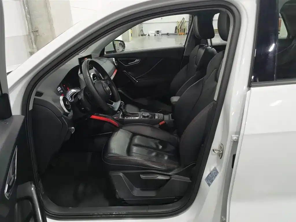 Audi Q2L 2023 из CN, фото 7