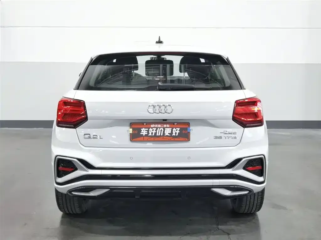 Audi Q2L 2023 из CN, фото 3