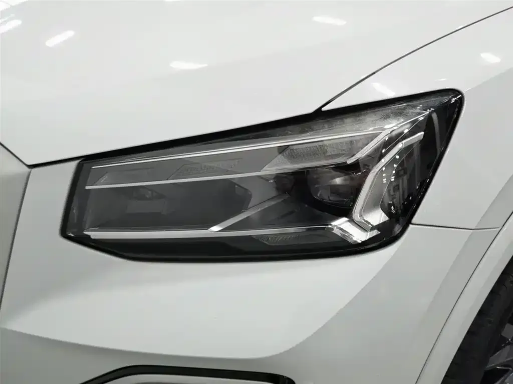 Audi Q2L 2023 из CN, фото 2