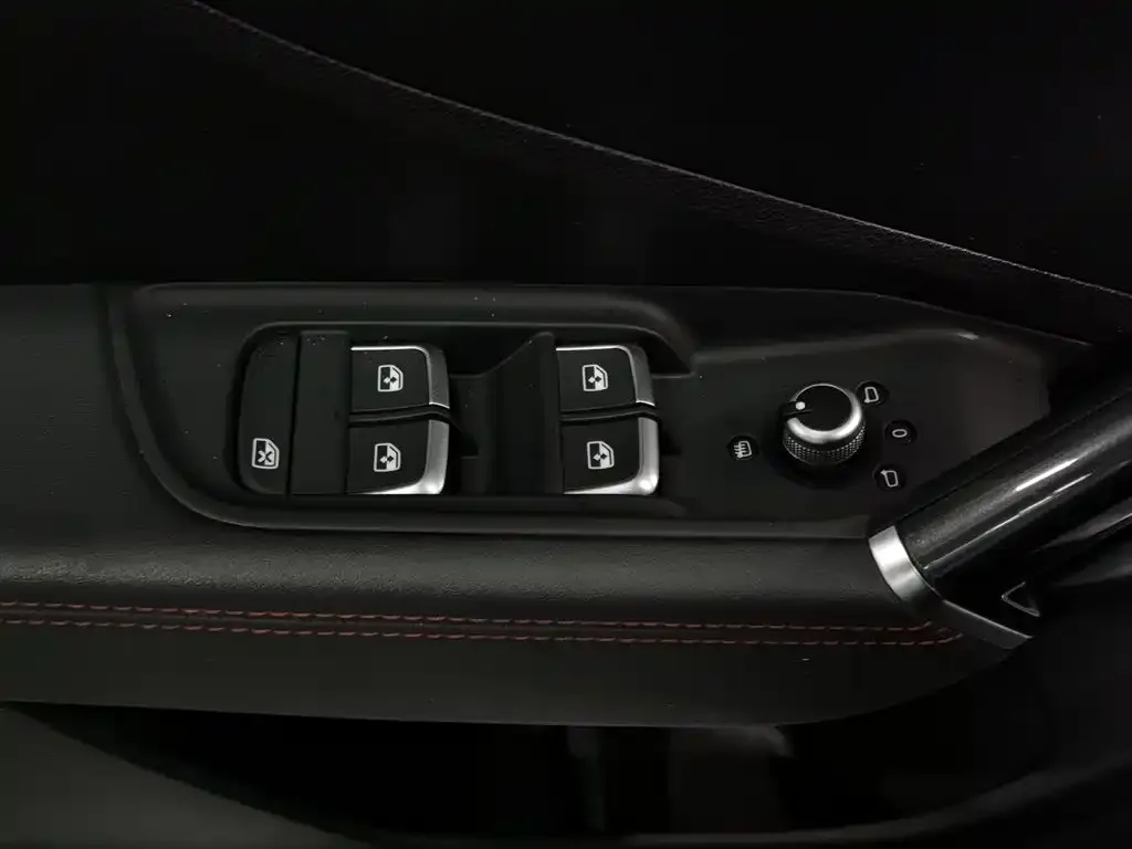 Audi Q2L 2023 из CN, фото 6