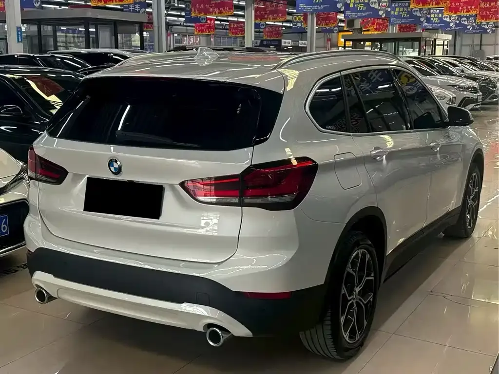 BMW X1 — фото 9