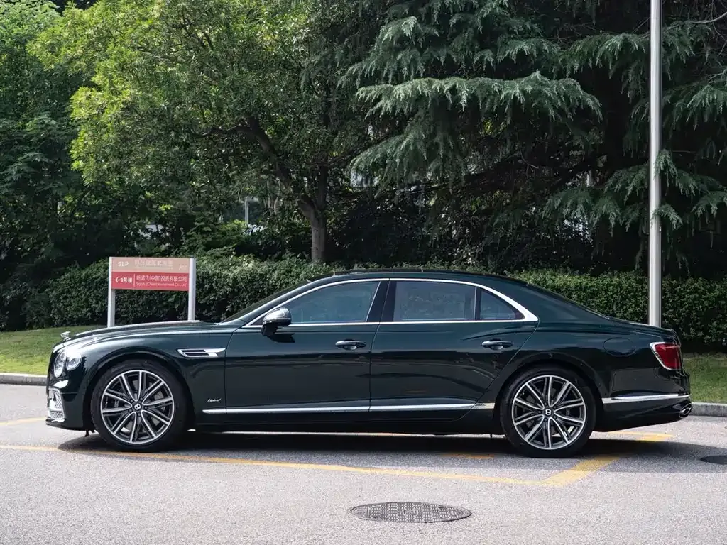 Bentley Flying Spur PHEV — фото 8