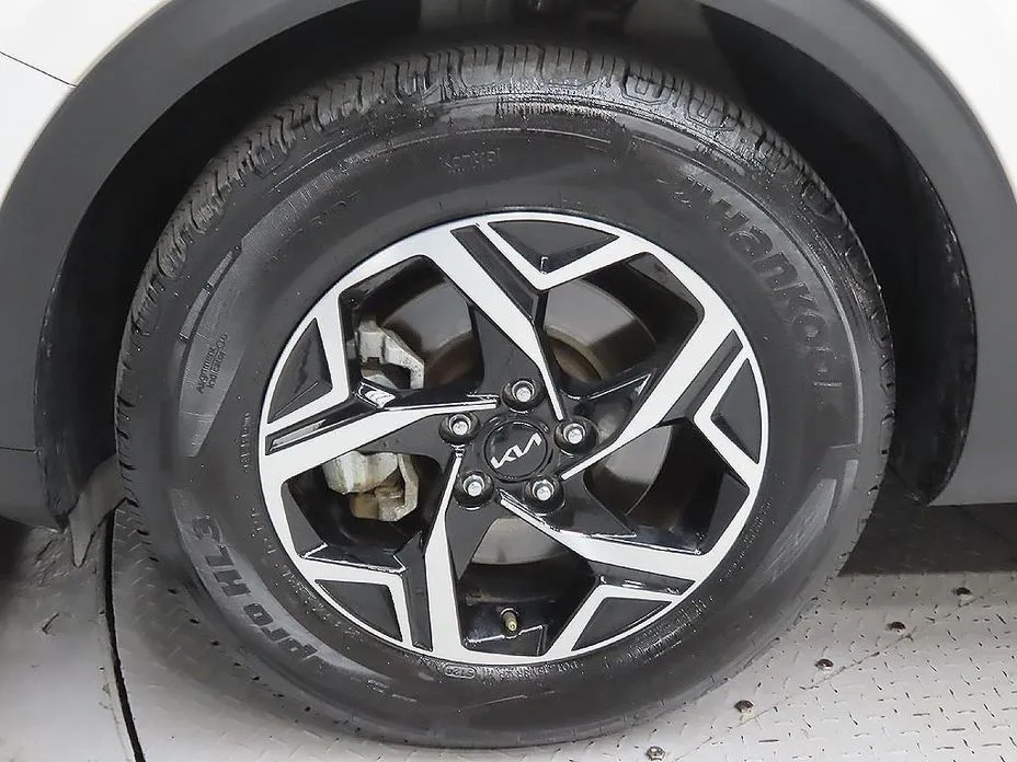 Kia Sportage — фото 8