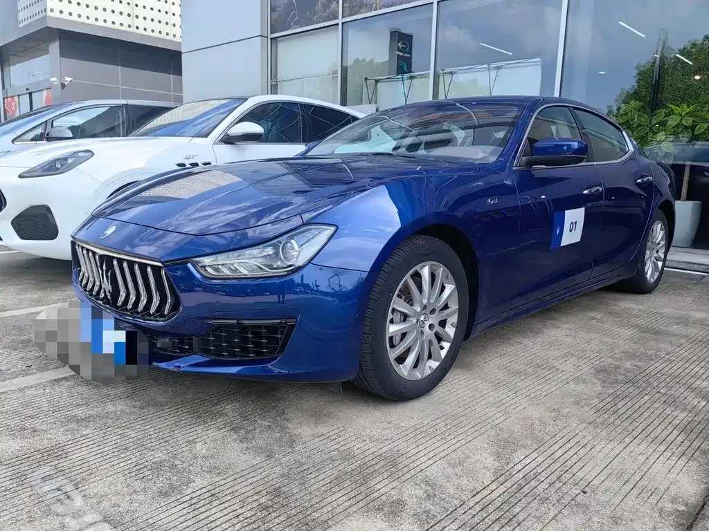 Maserati Ghibli — фото 1