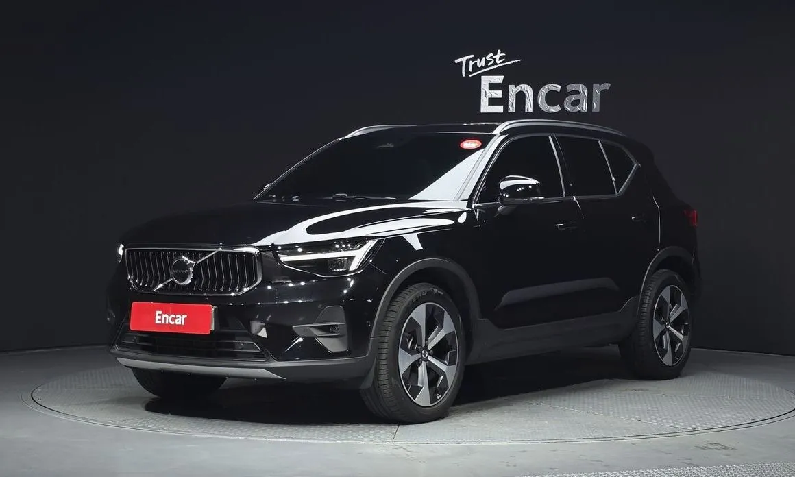 Volvo XC40 — фото 1