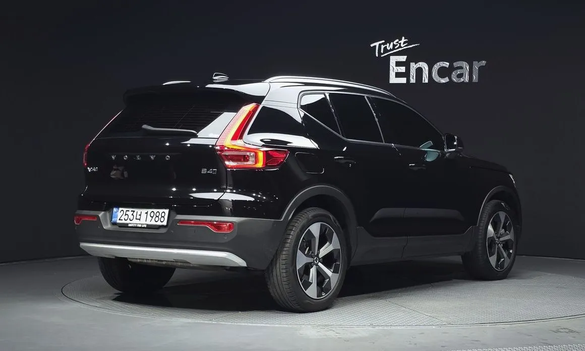 Volvo XC40 — фото 2