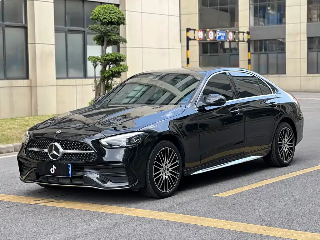 Mercedes-Benz C-Class — фото 1