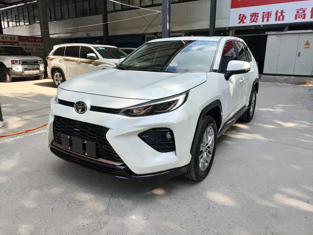Toyota Wildlander — фото 1