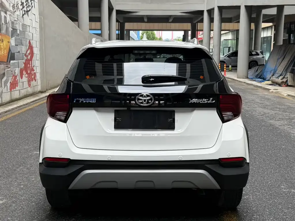 Toyota Yaris L — фото 6