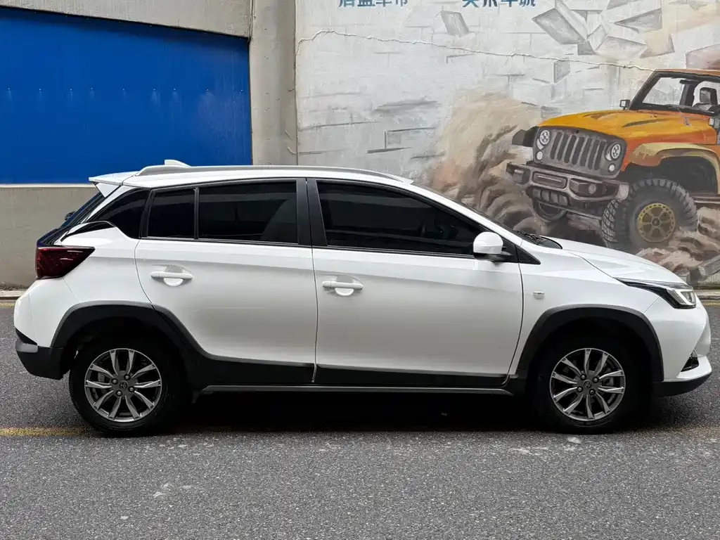 Toyota Yaris L — фото 7