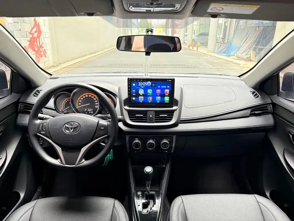 Toyota Yaris L — фото 4