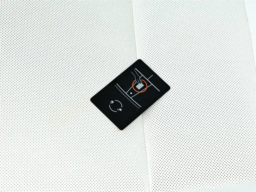 Tesla Model 3 — фото 10