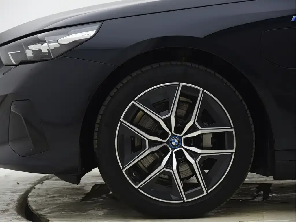 BMW i5 2024 из CN, фото 7