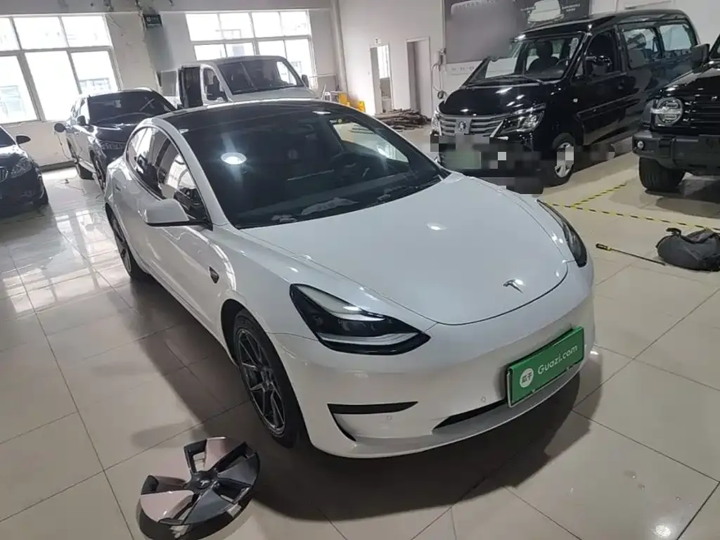Tesla Model 3 — фото 9