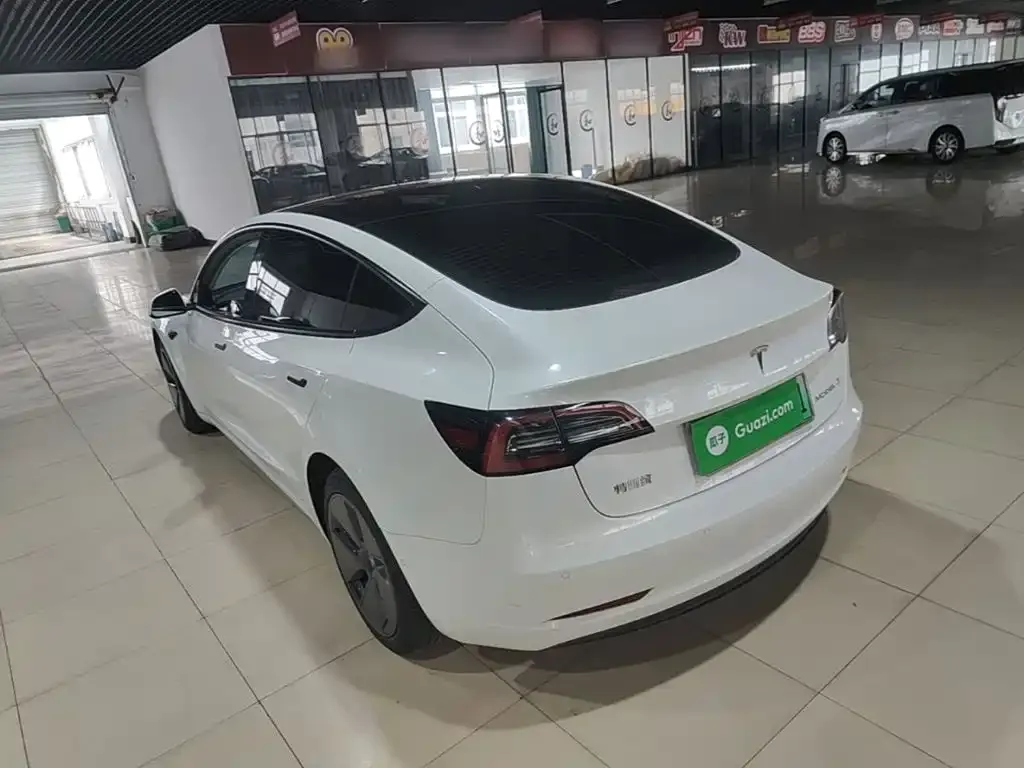 Tesla Model 3 — фото 6