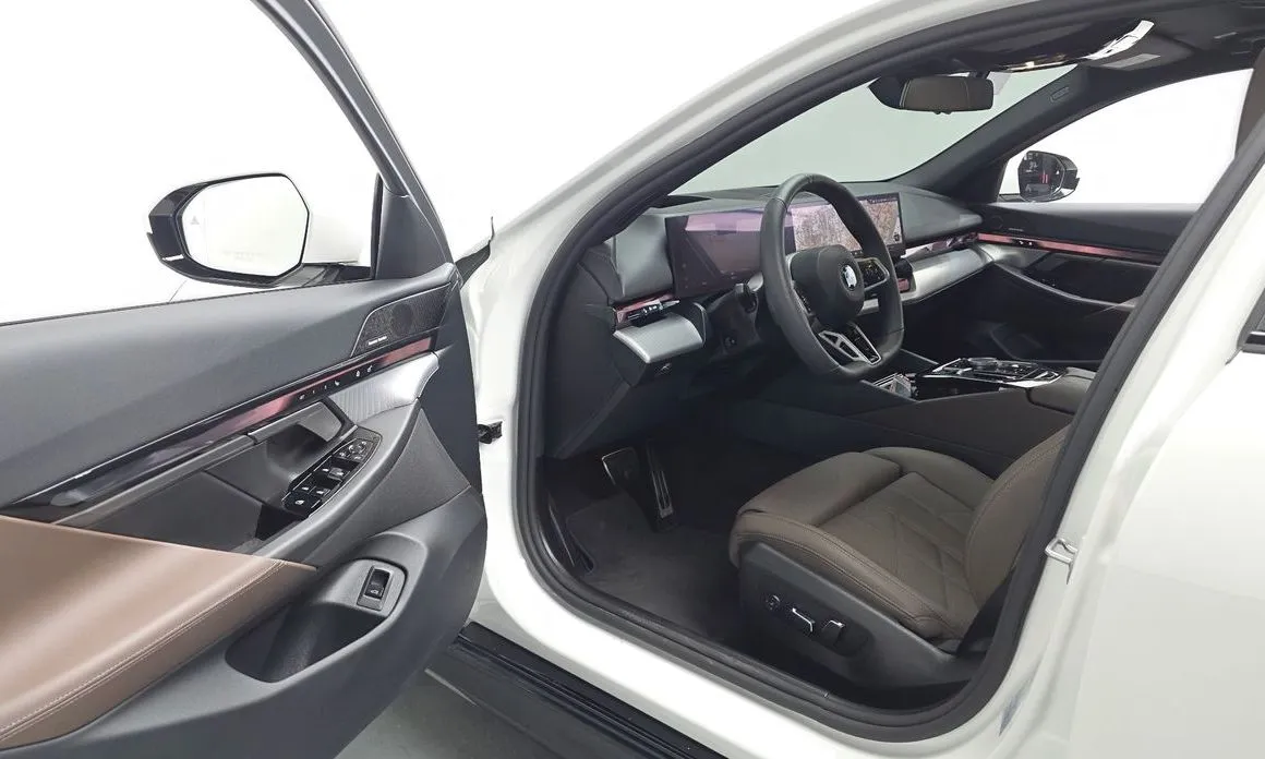 BMW 5-Series 2026 из KR, фото 3