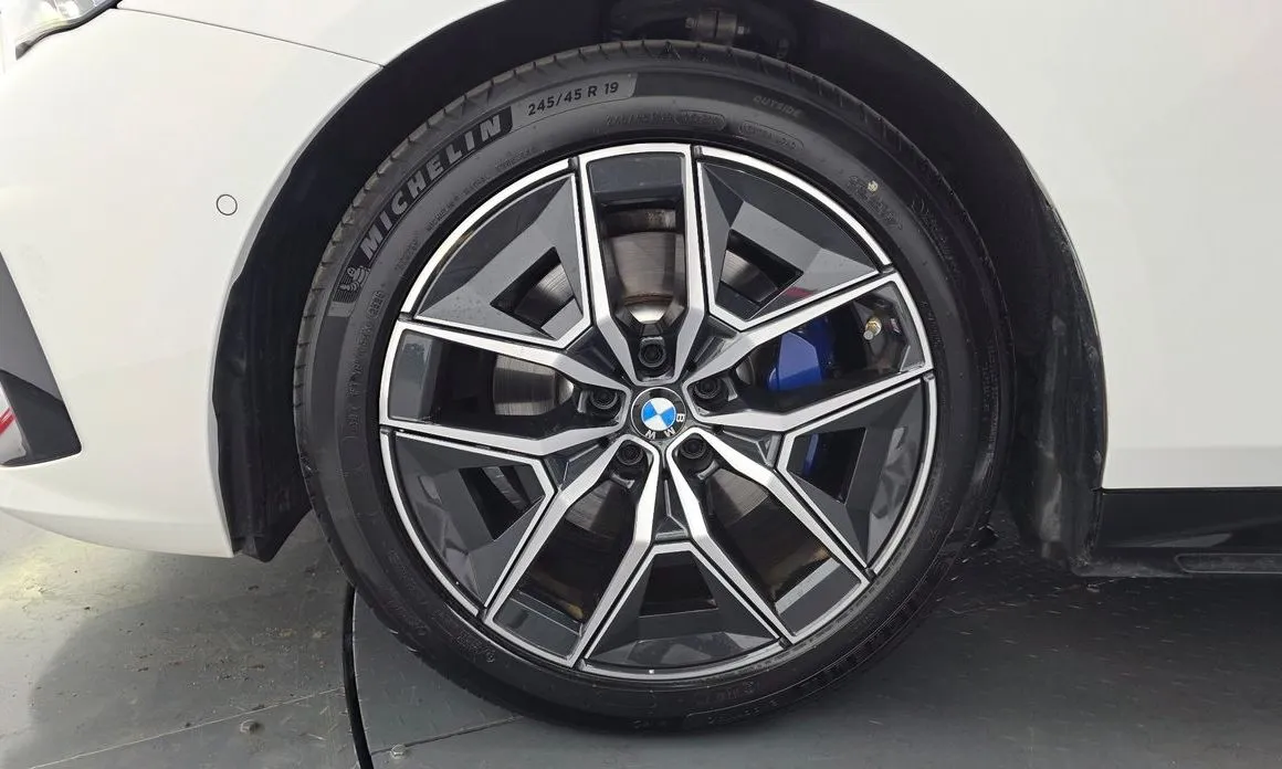 BMW 5-Series 2026 из KR, фото 9
