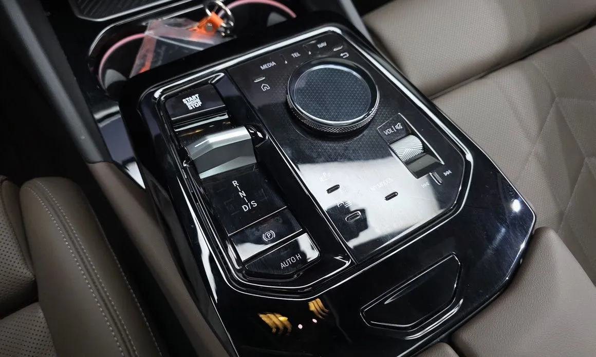 BMW 5-Series 2026 из KR, фото 10