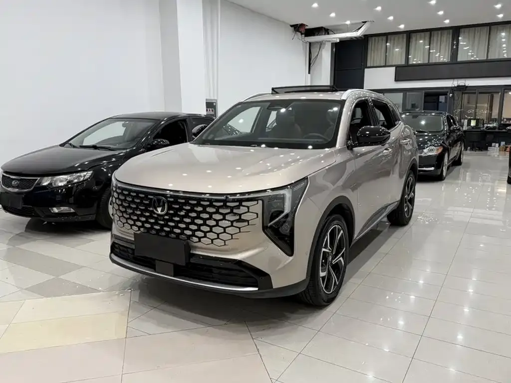 Changan CS55PLUS — фото 1