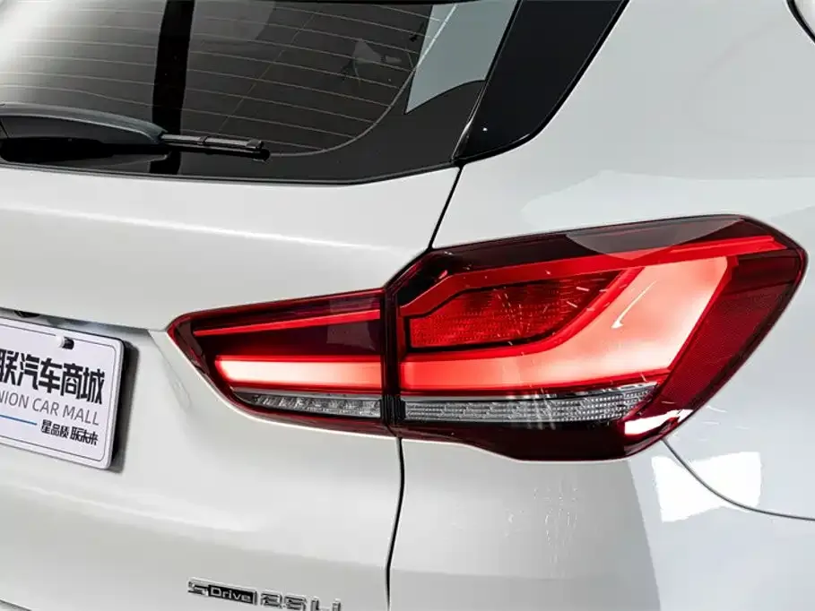 BMW X1 — фото 9