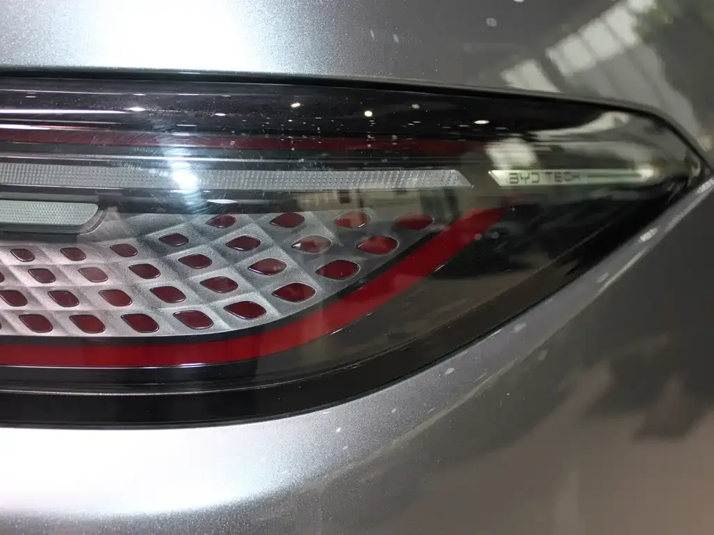 BYD Seal 05 DM-i — фото 7