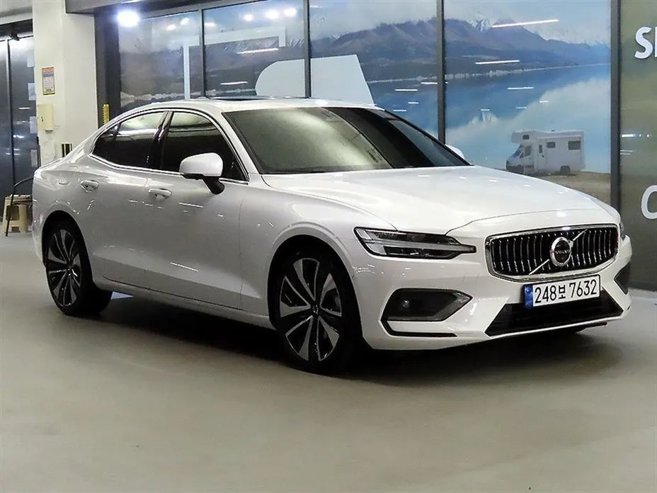 Volvo S60 — фото 1