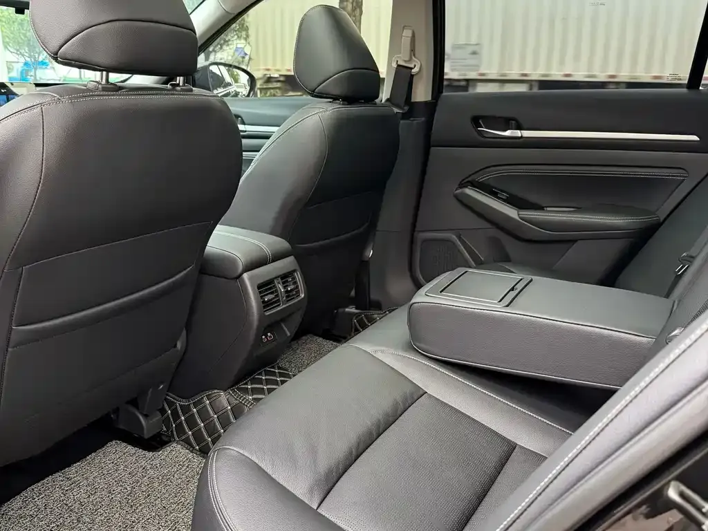 Nissan Teana 2022 из CN, фото 2