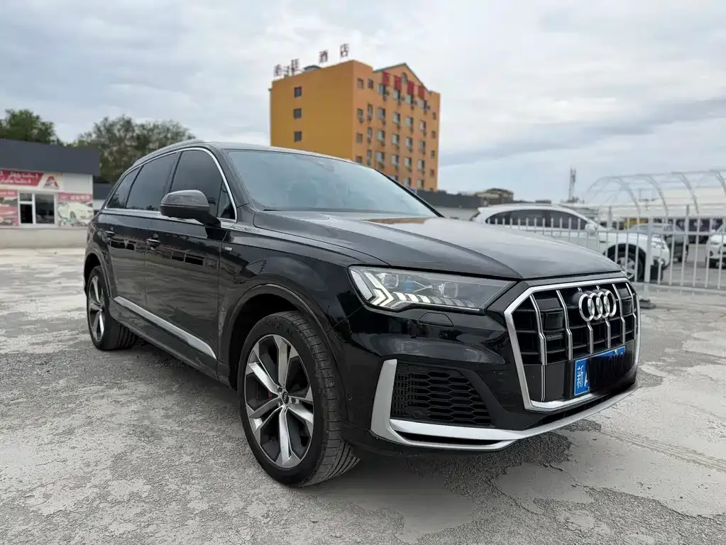 Audi Q7 — фото 8