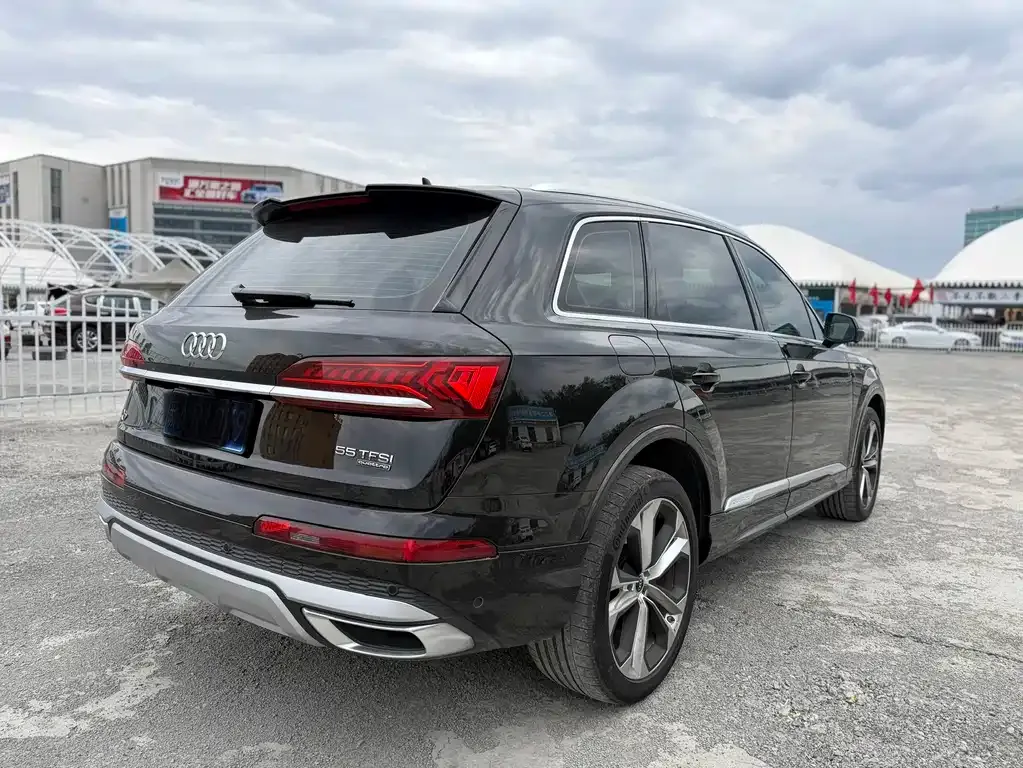 Audi Q7 — фото 2