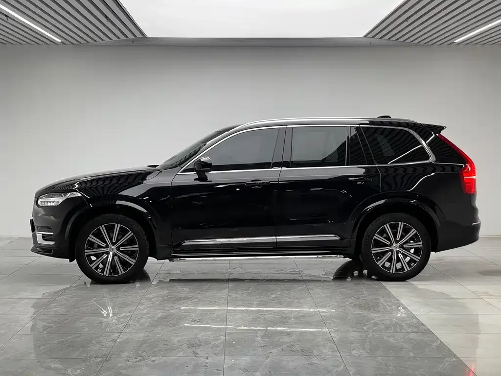 Volvo XC90 — фото 9
