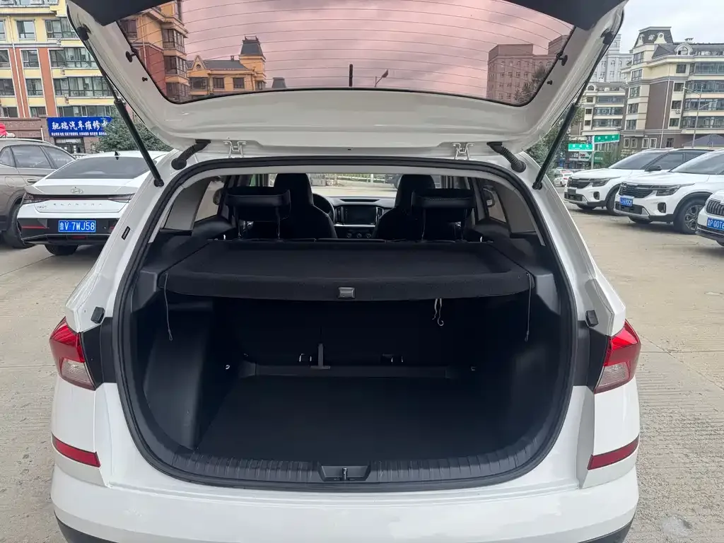 Skoda Kamiq — фото 2