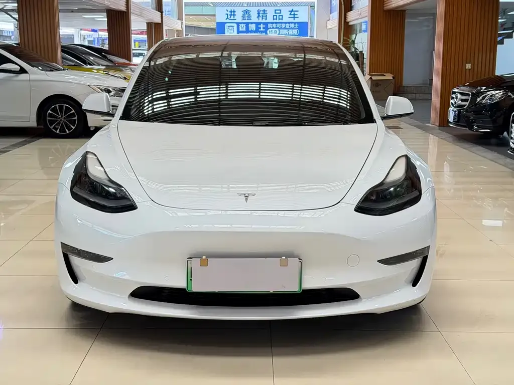 Tesla Model 3 — фото 6