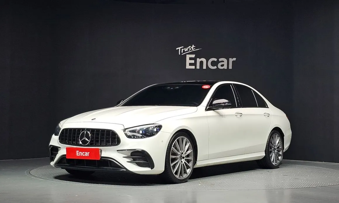 Mercedes-Benz E-Class — фото 1