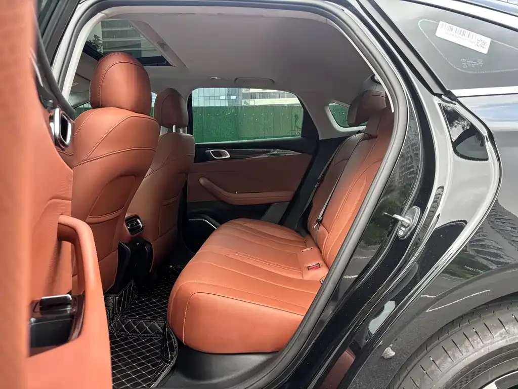 Geely Emgrand 2026 из CN, фото 3