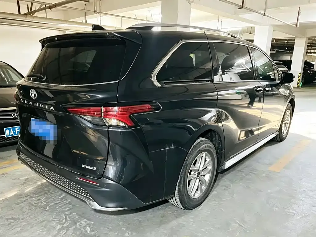 Toyota Granvia — фото 9