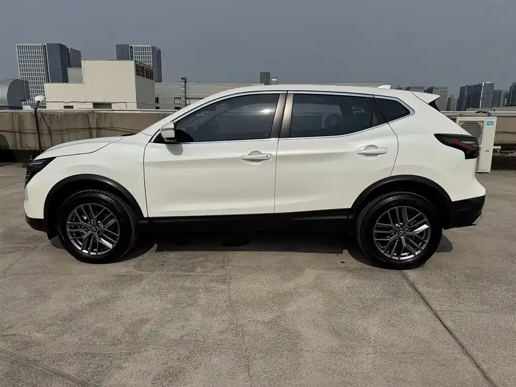Nissan Qashqai — фото 8