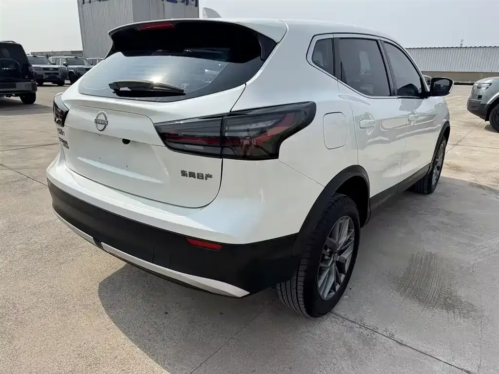 Nissan Qashqai — фото 10