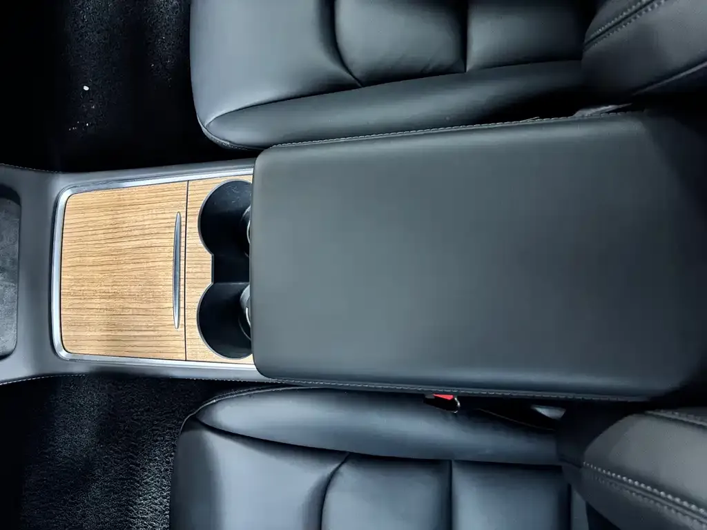 Tesla Model 3 — фото 2