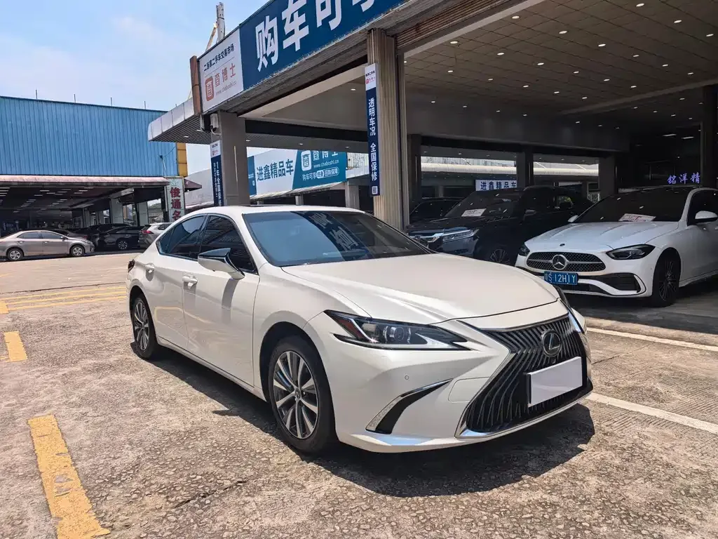 Lexus ES — фото 6