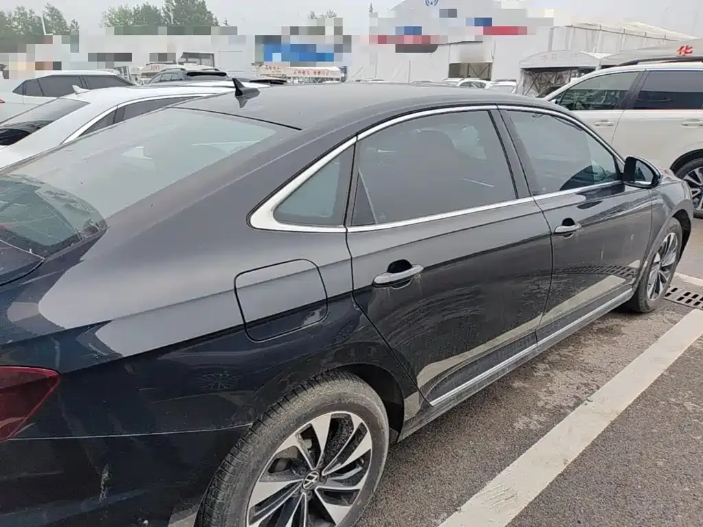 Volkswagen Passat — фото 7