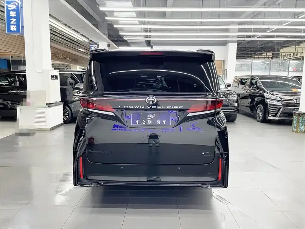 Toyota Vellfire — фото 6