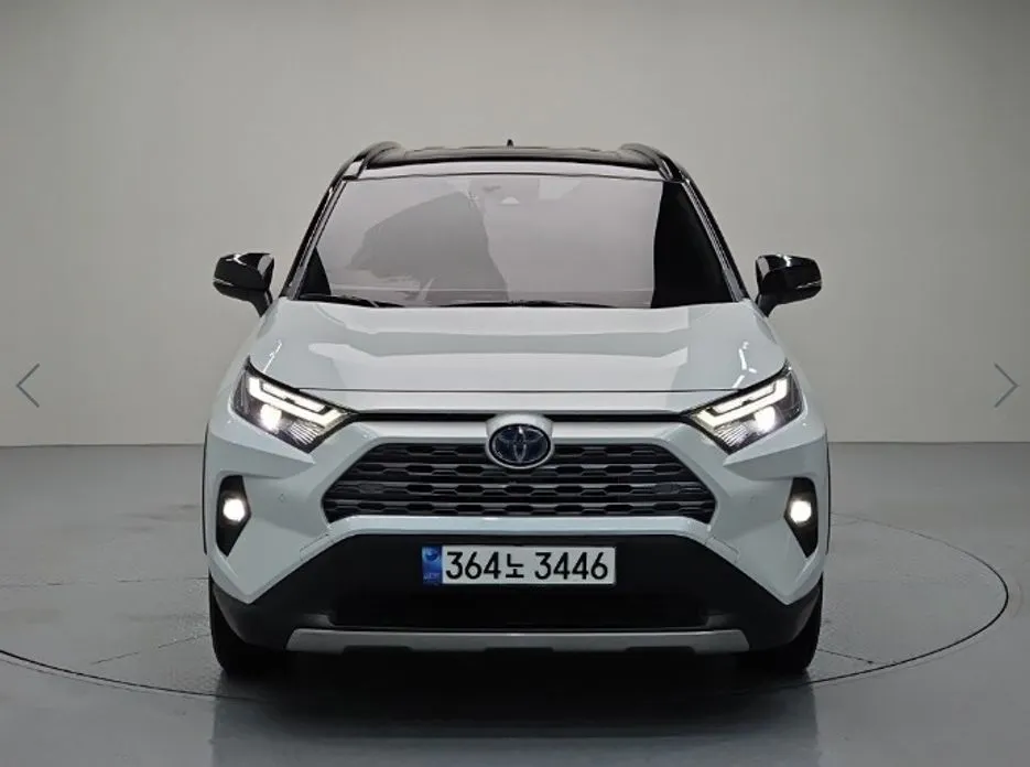 Toyota RAV4 2023 из KR, фото 2