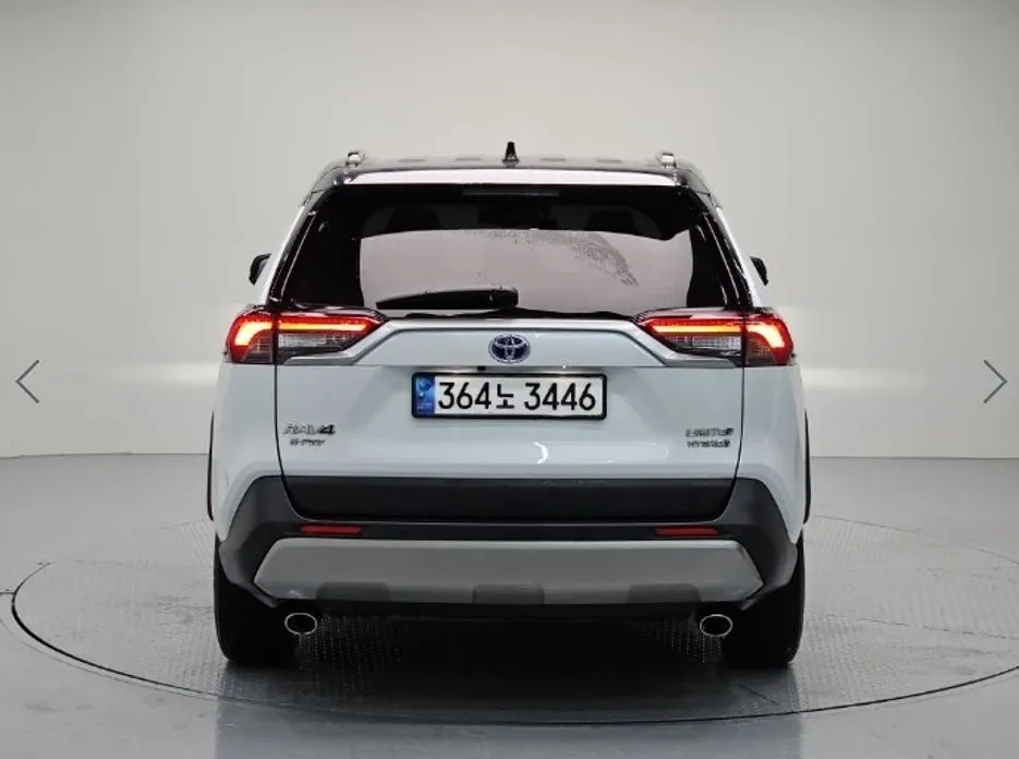 Toyota RAV4 2023 из KR, фото 3
