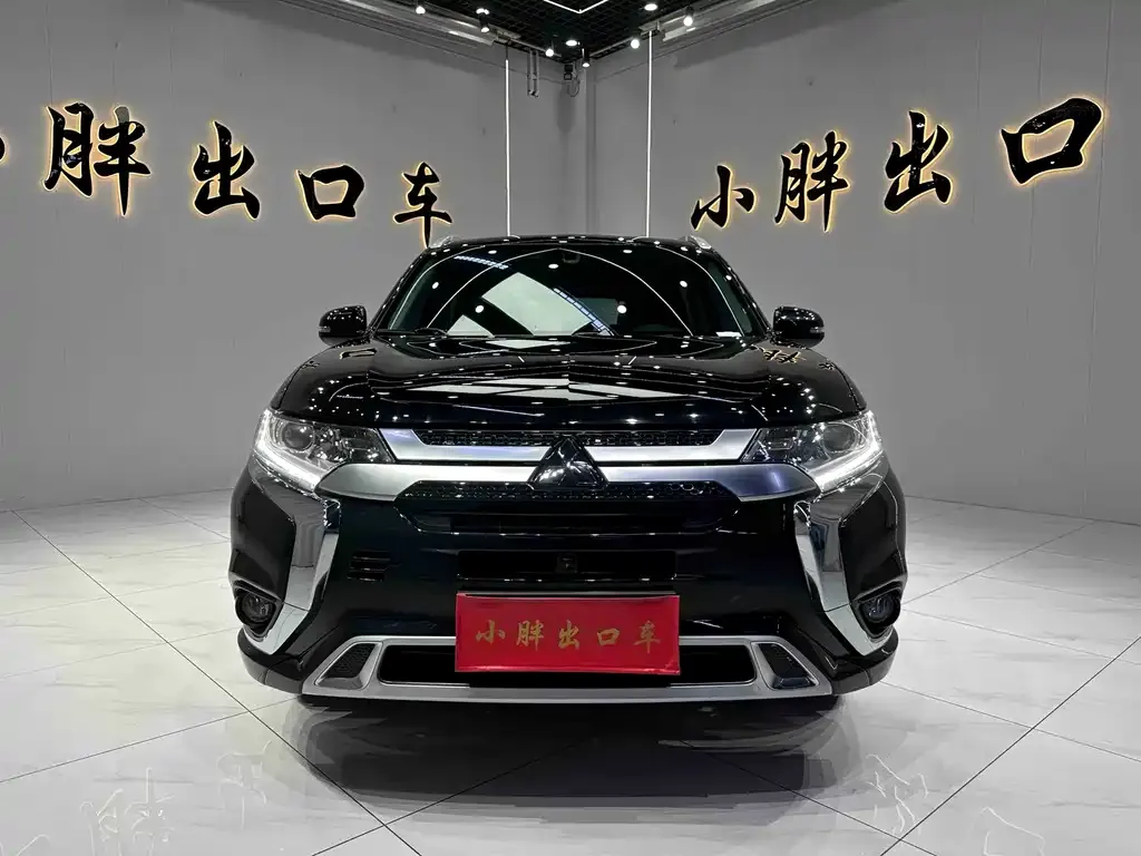 Mitsubishi Outlander — фото 10