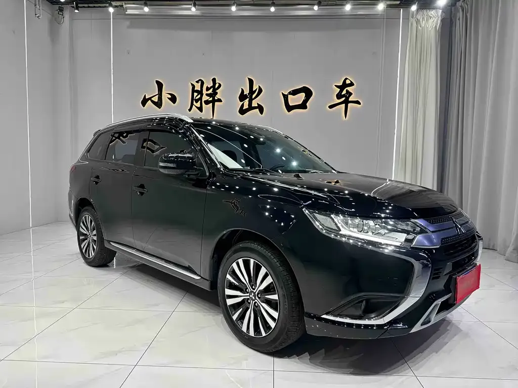 Mitsubishi Outlander — фото 5