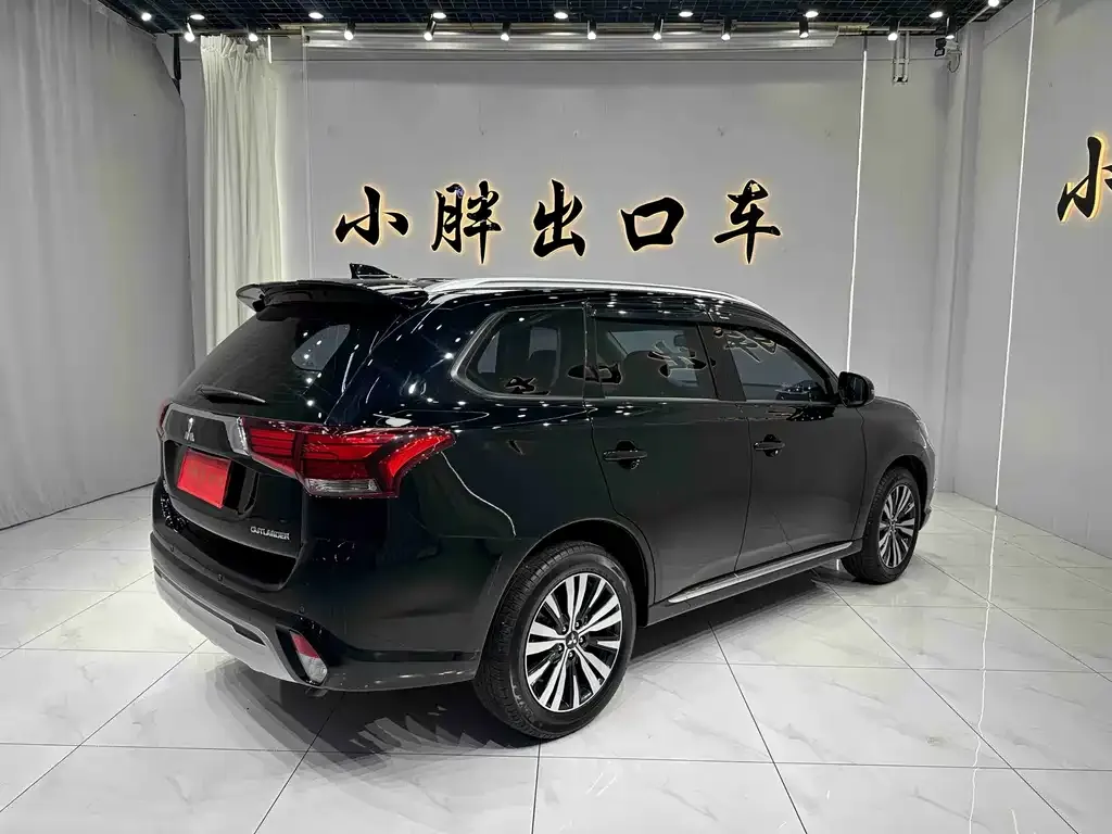 Mitsubishi Outlander — фото 4