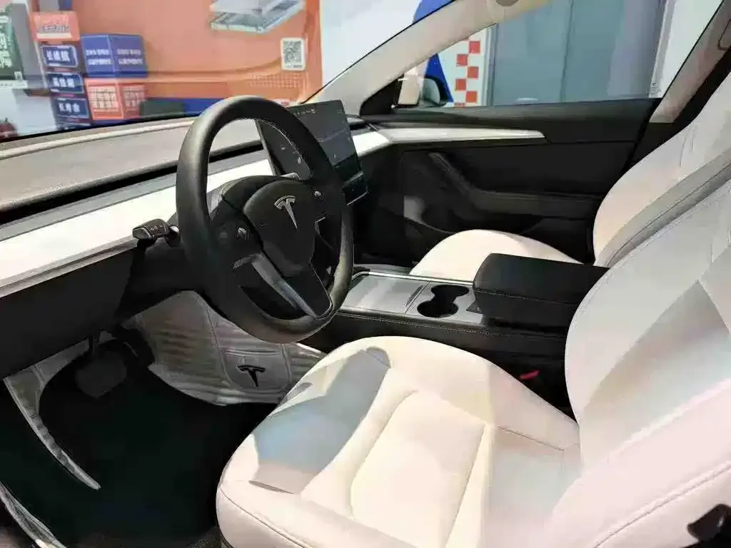 Tesla Model 3 — фото 6