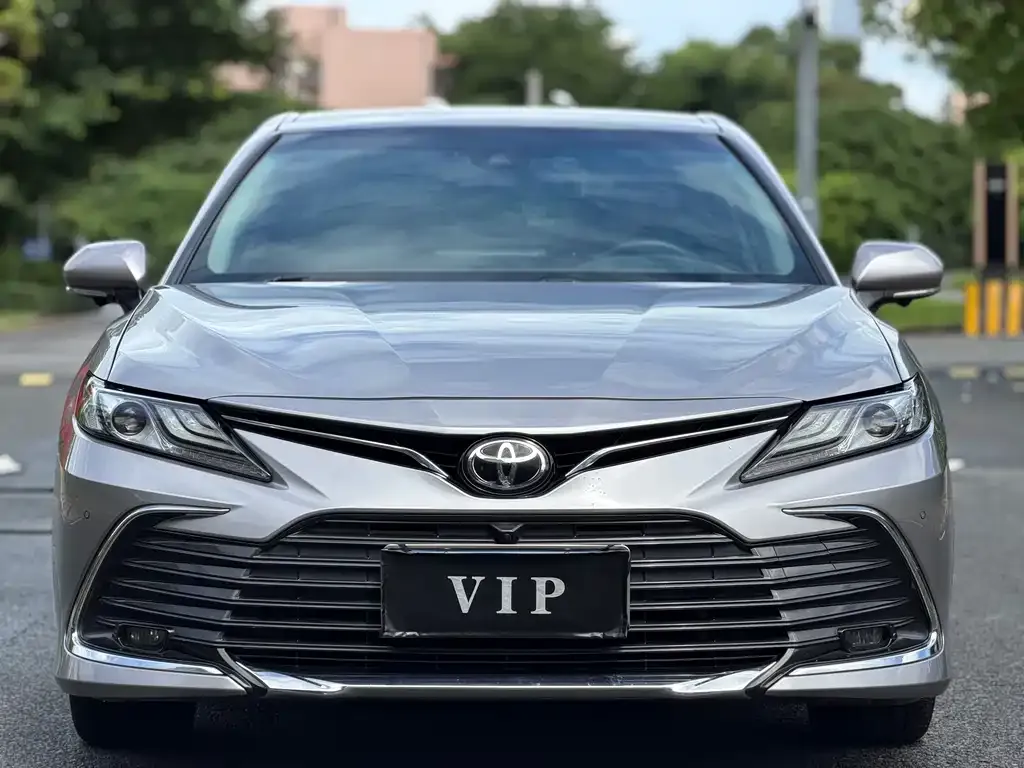 Toyota Camry — фото 4